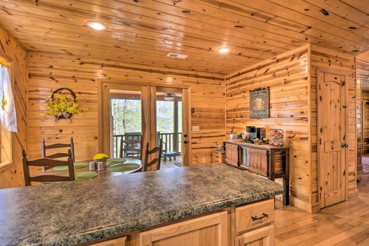 Cozy Hiawassee Cabin With Fire Pit And Mtn Views! Екстериор снимка