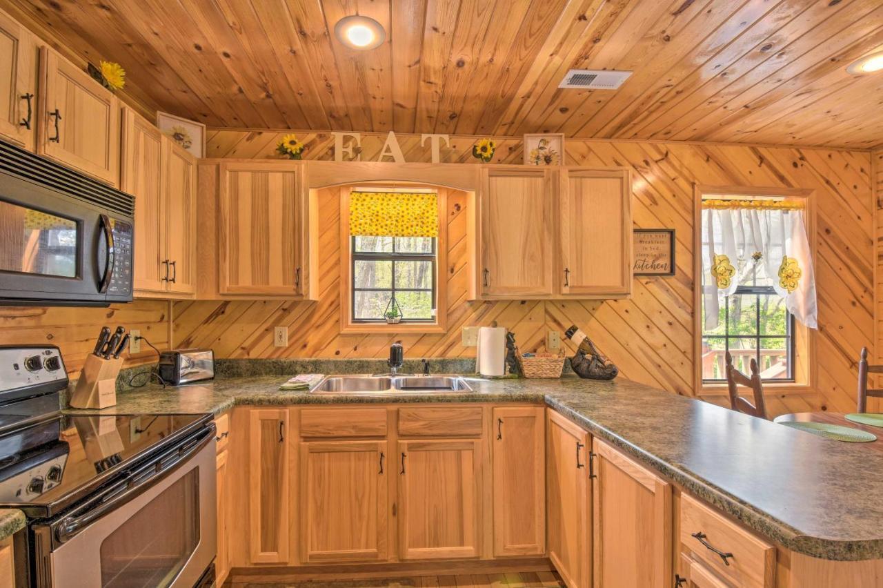 Cozy Hiawassee Cabin With Fire Pit And Mtn Views! Екстериор снимка
