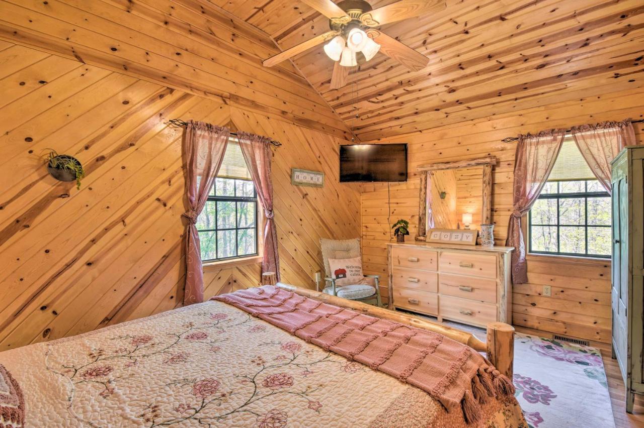 Cozy Hiawassee Cabin With Fire Pit And Mtn Views! Екстериор снимка