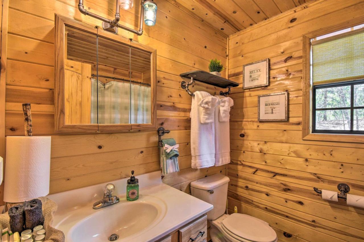 Cozy Hiawassee Cabin With Fire Pit And Mtn Views! Екстериор снимка