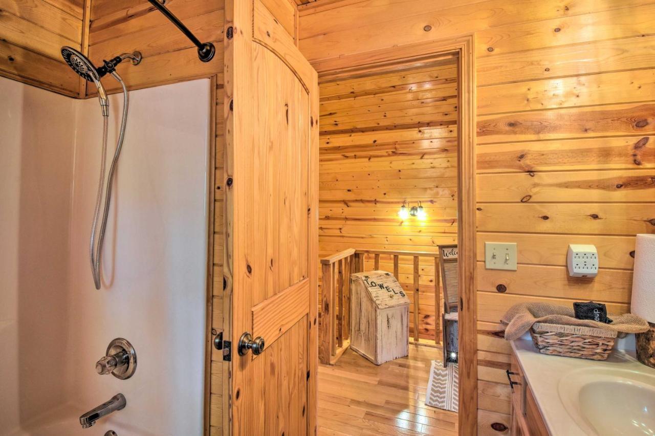 Cozy Hiawassee Cabin With Fire Pit And Mtn Views! Екстериор снимка