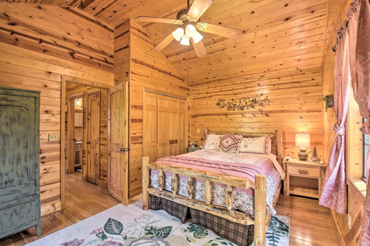 Cozy Hiawassee Cabin With Fire Pit And Mtn Views! Екстериор снимка